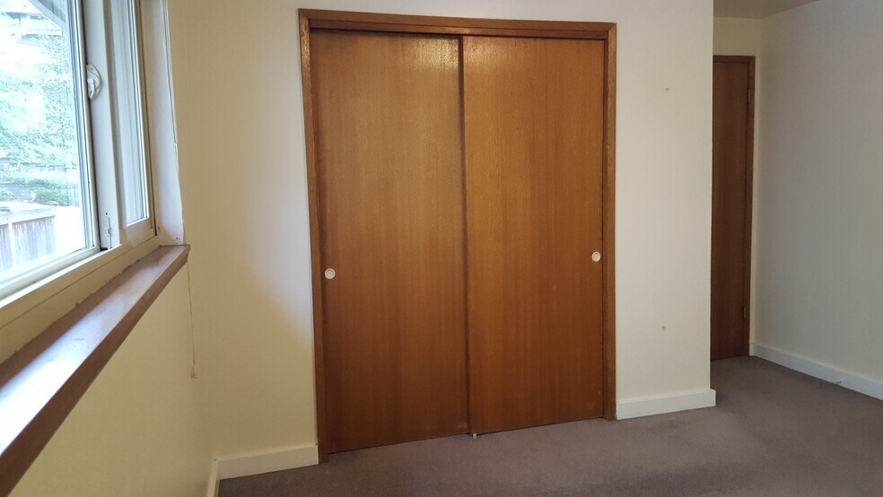 Building Photo - 3659 Dayton Ave N