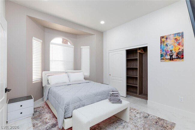 Building Photo - 6525 Ponderosa Way