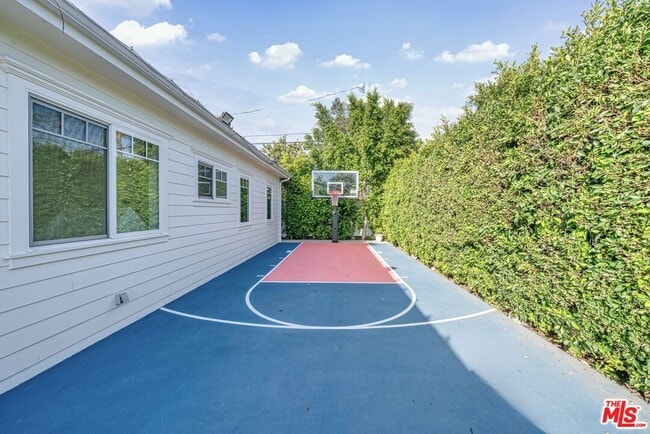 Building Photo - 12345 Huston St