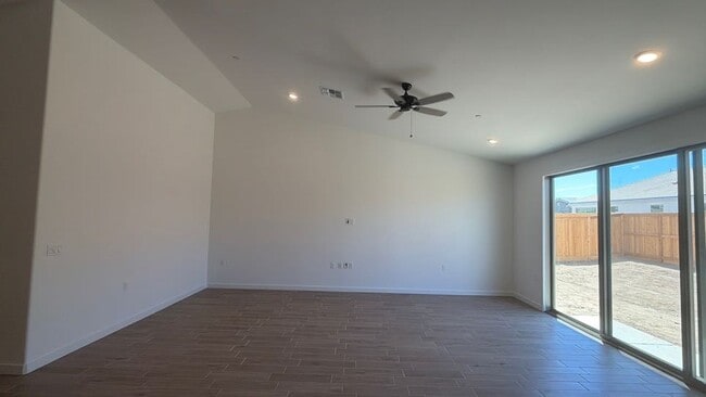 Building Photo - 8729 Ponderosa Ave