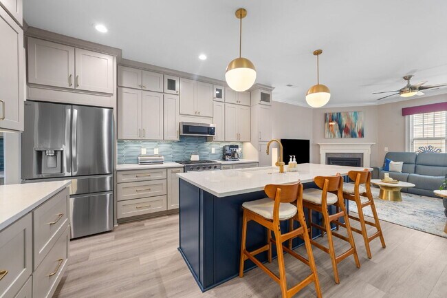 Building Photo - Charming Craftsman Home in the Heart of Apex | Renovated Kitchen, Fenced Yard, Garage & Lawn Care...