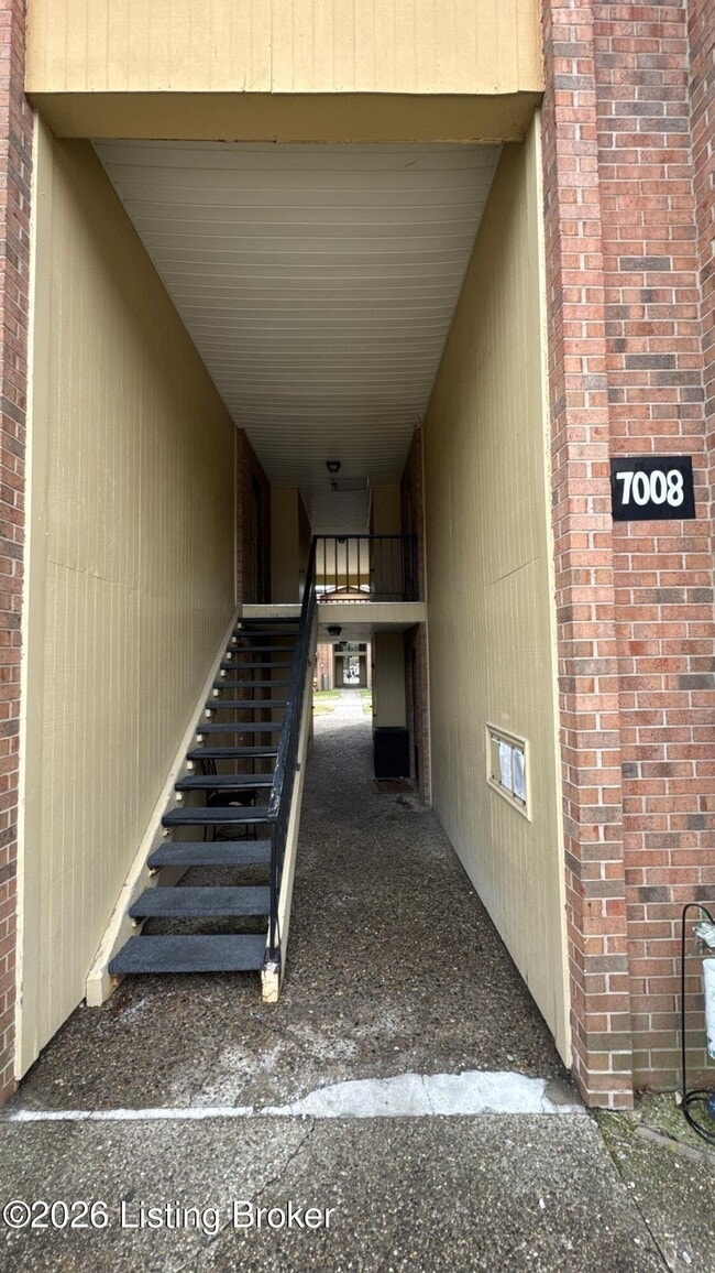 Building Photo - 7008 Wildwood Cir