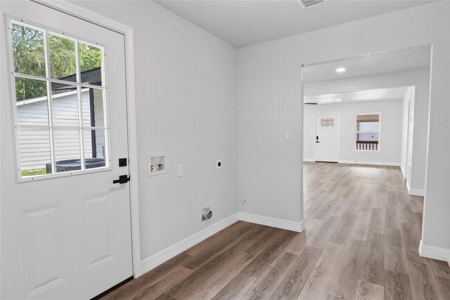Building Photo - 524 Dunnam Ave