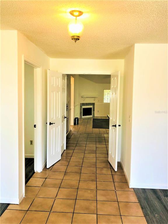 Building Photo - 1005 Aviles Ct