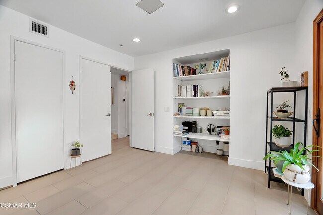 Building Photo - 28789 Eagleton St