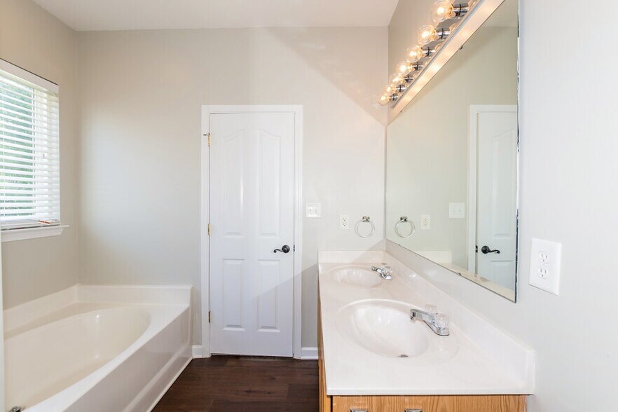 Building Photo - 7027 Merrymount Ct