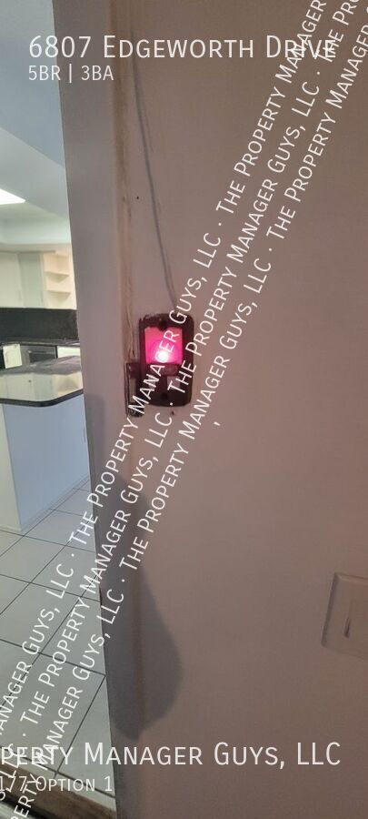 Building Photo - 6807 Edgeworth Dr