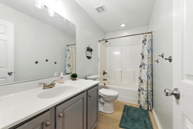 Building Photo - 5900 Montpelier Dr