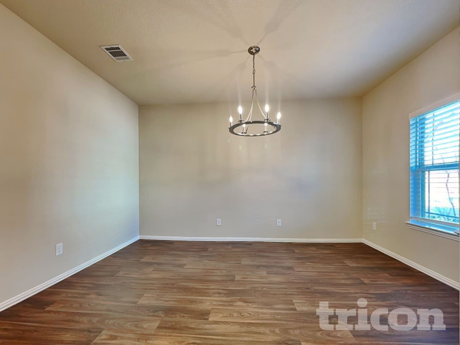 Building Photo - 127 Simon