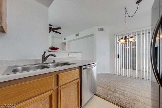 Building Photo - 9050 W Warm Springs Rd