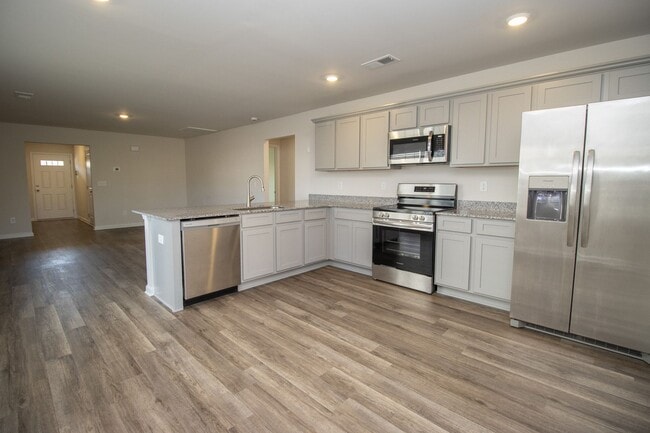 Building Photo - 410 Middlebury Ln