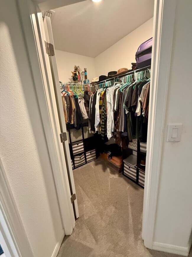 Building Photo - Bryant Square 2/2.5 1 car garage