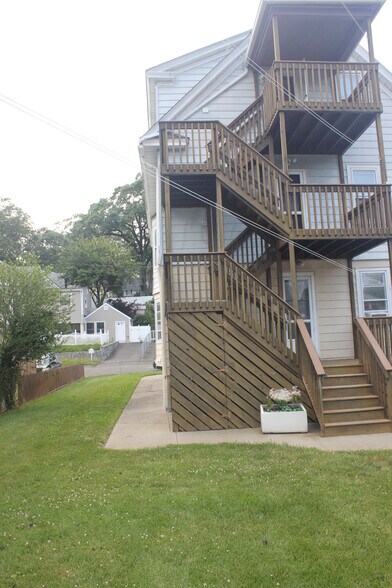 Building Photo - 79 2nd St