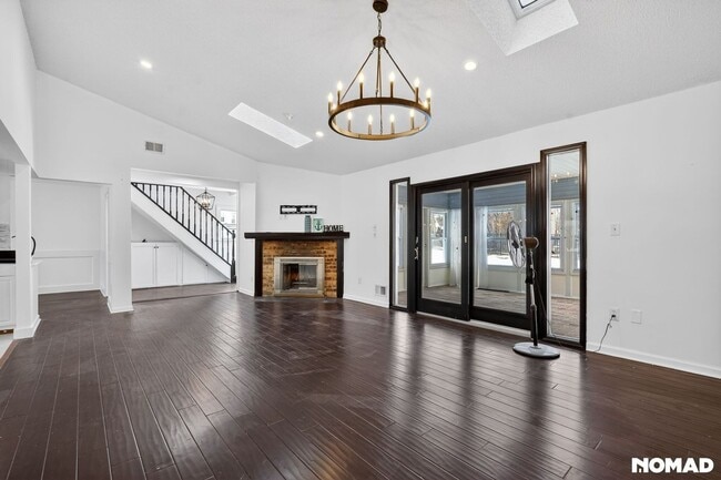 Building Photo - 102 Oak Glen Rd