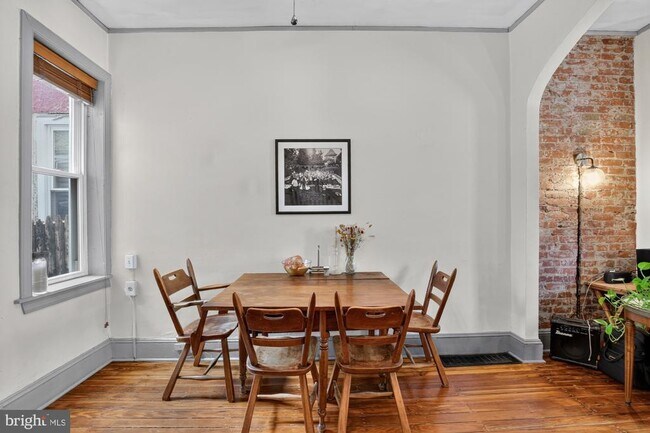 Building Photo - 1767 N Mascher St