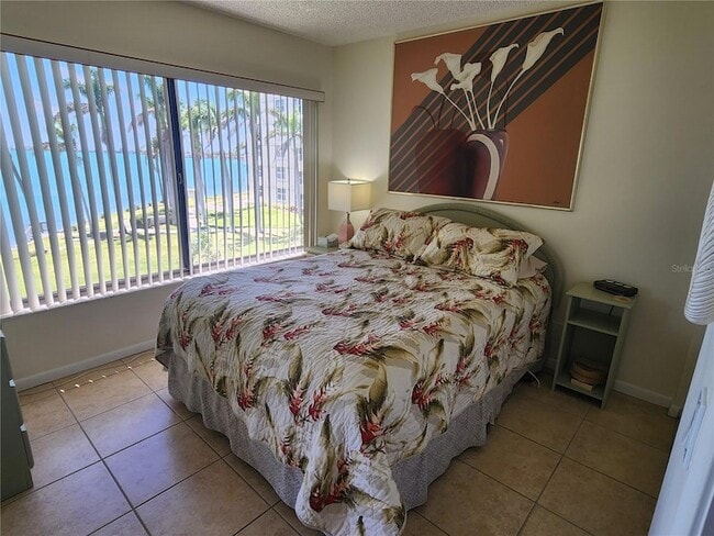 Building Photo - 6287 Bahia Del Mar Cir N