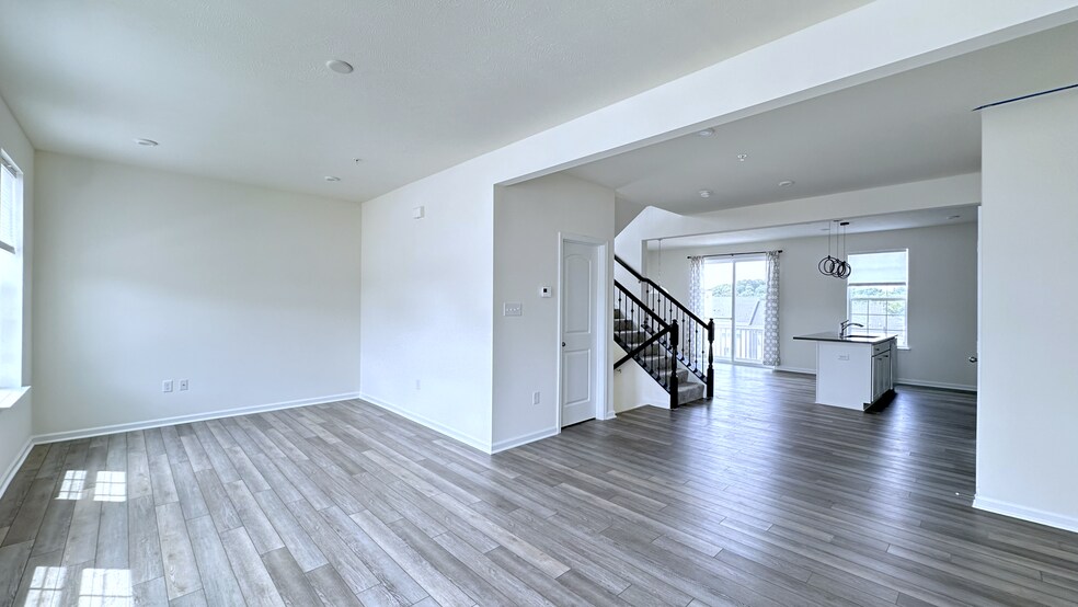 Building Photo - 106 Sweetwater Dr