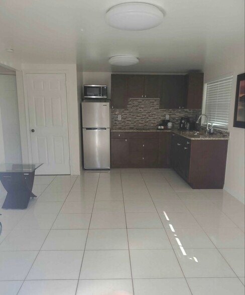 Building Photo - 7721 W Hiawatha St