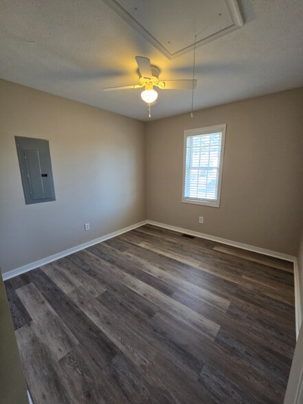 Building Photo - 4612 Raspberry Patch Ln