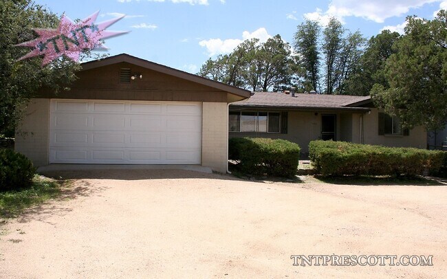Building Photo - Home in Prescott
