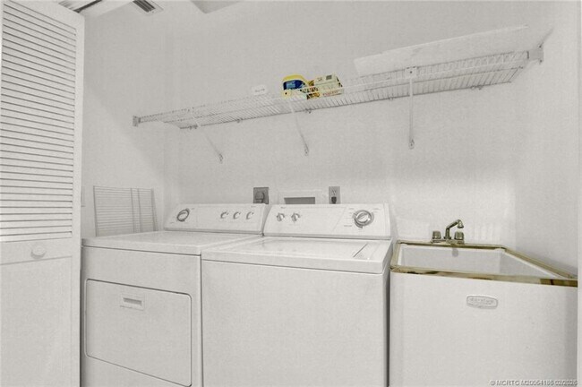 Building Photo - 4004 SW Osprey Creek Way