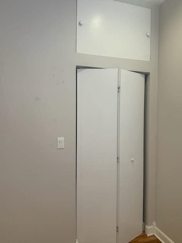 Building Photo - 160 W Burton Pl