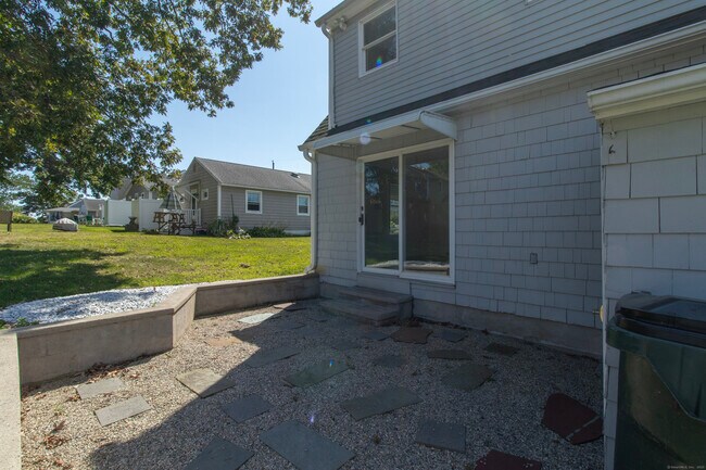 Building Photo - 38 Mohican Rd