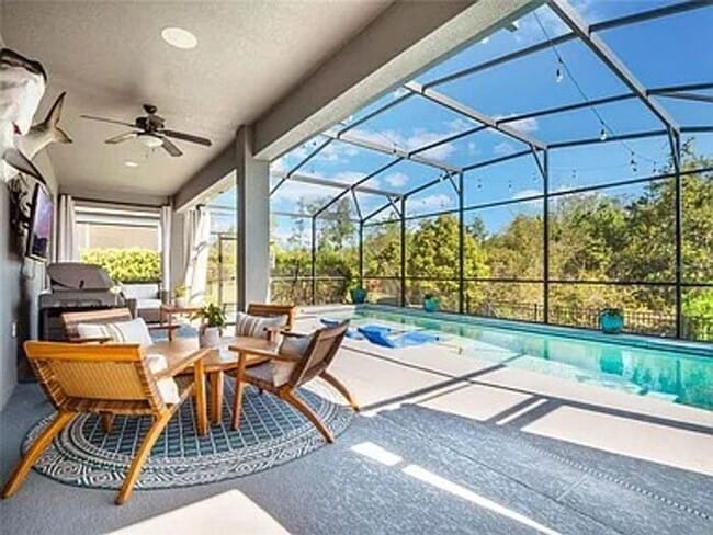 Building Photo - Stunning 5 bedroom home in Longwood