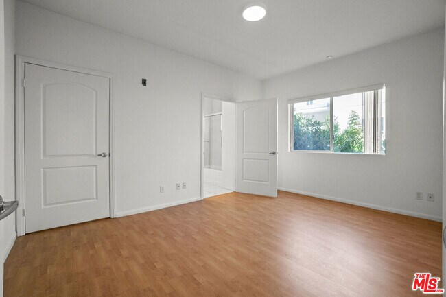 Building Photo - 1804 Camden Ave