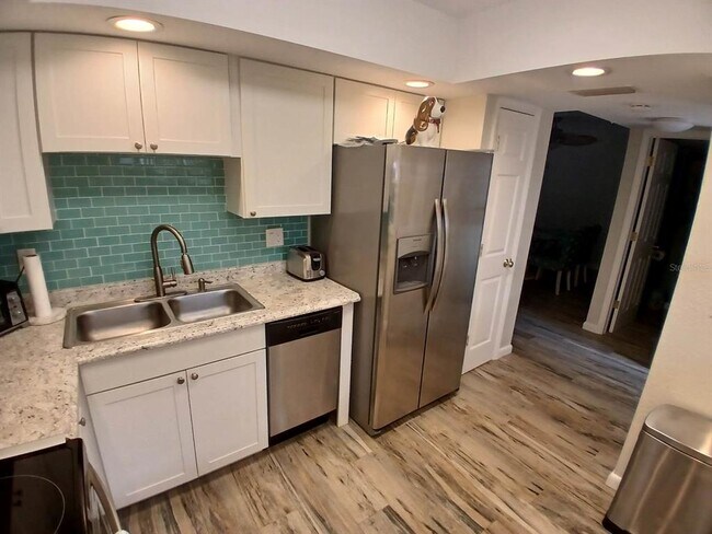 Building Photo - 10350 Imperial Point Dr W