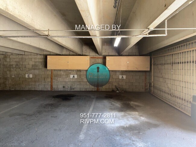 Building Photo - Spacious 2-Bedroom, 2-Bathroom Condo locat...