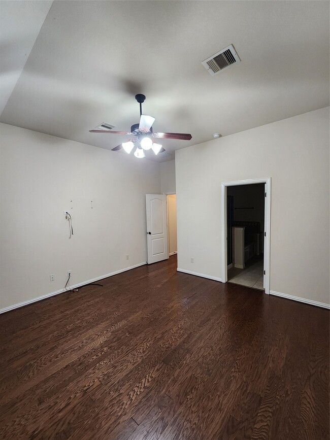 Building Photo - 4713 E Meadow Dr