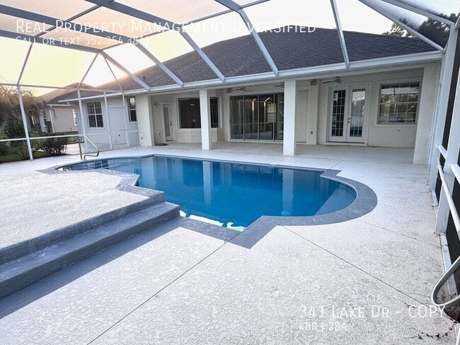 Building Photo - 341 Lake Dr