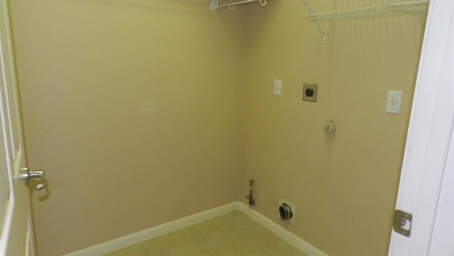 Building Photo - 613 Hickory Run Dr