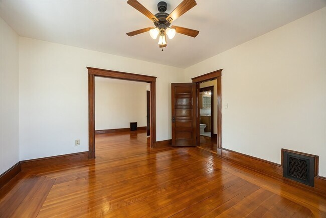 Building Photo - 149 Winslow Ave
