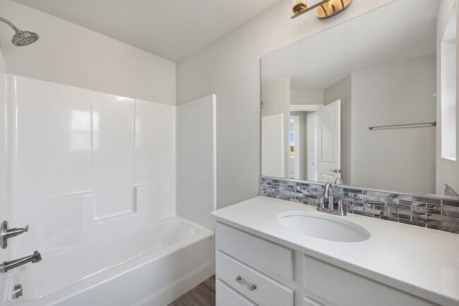 Building Photo - Like-New 3-Bedroom Home in Promontory Neighborhood