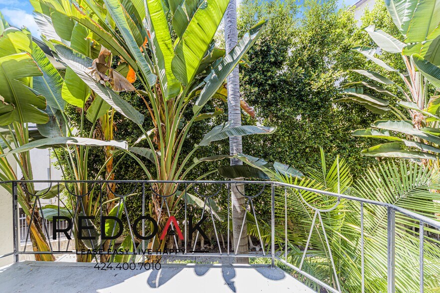 Building Photo - 8770 Shoreham Dr