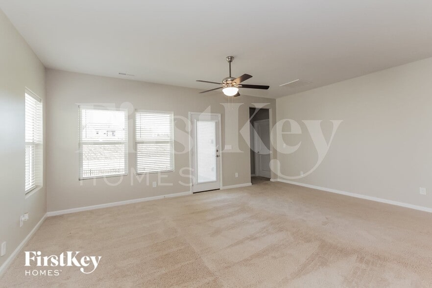 Building Photo - 7798 Creek Park Dr