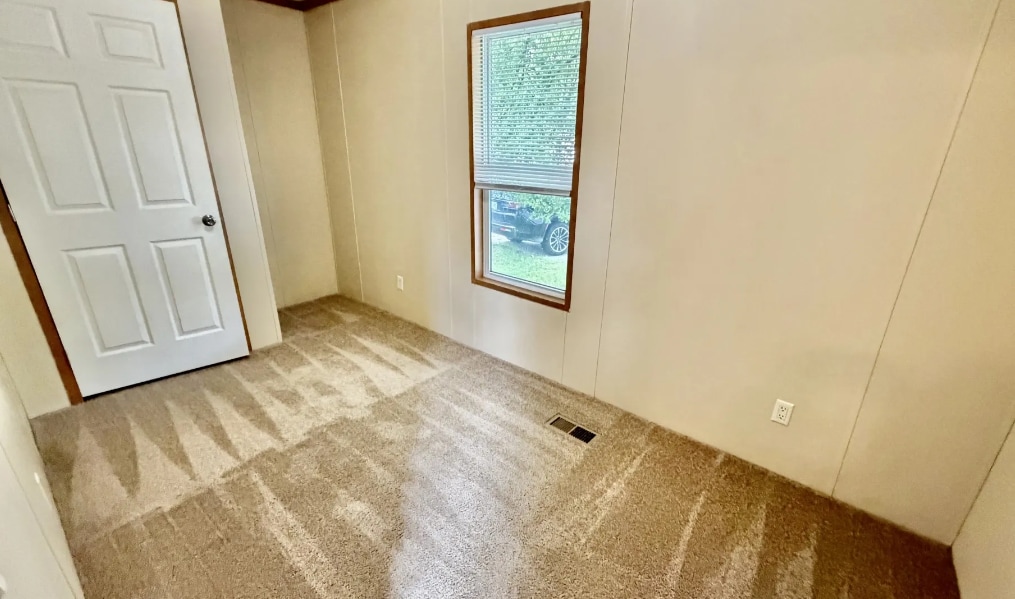 Building Photo - 25110 Au Lac Dr N