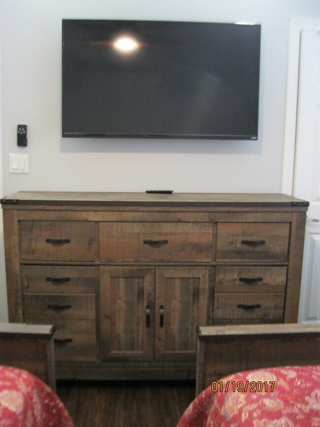 Building Photo - 125 E Morningside Dr