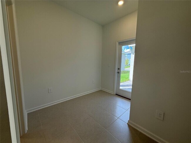 Building Photo - 734 Honeyrock St