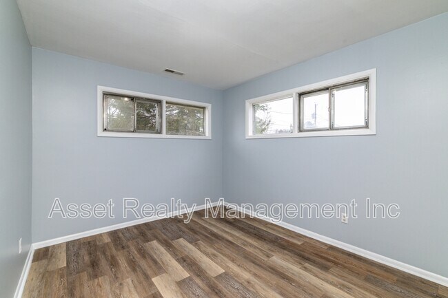 Building Photo - 4520 Nicholas Rd NW