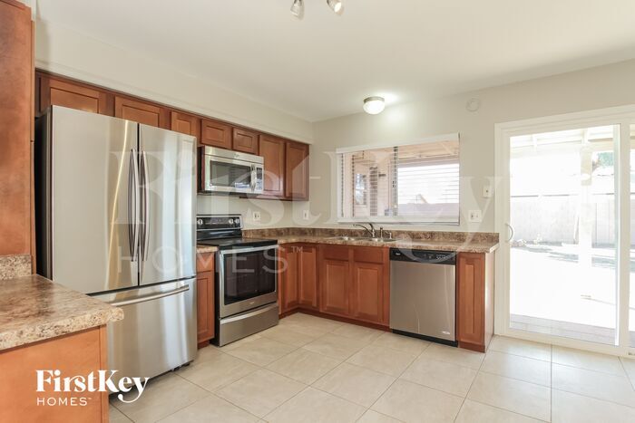 Building Photo - 901 W Tonopah Dr