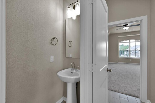 Building Photo - 543 Longleaf Pine Dr
