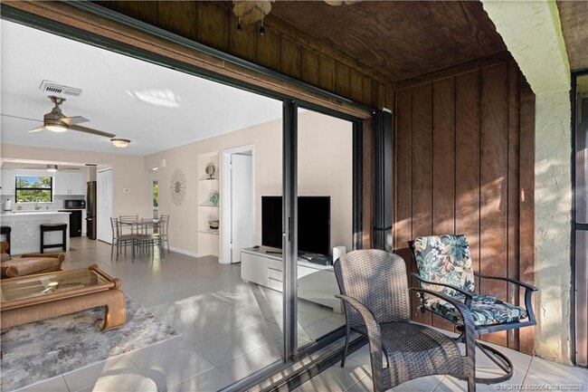 Building Photo - 4885 SE Capstan Ave