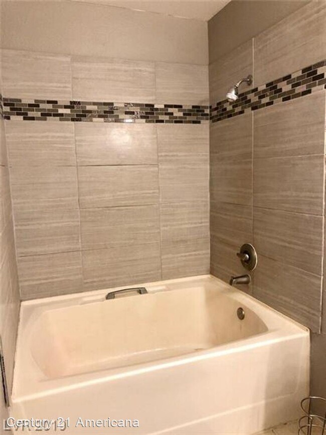 Building Photo - 1 br, 1.5 bath House - 1899 Avacado Court