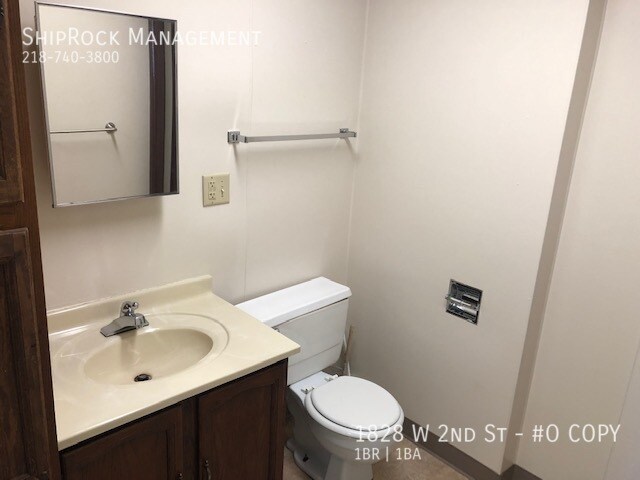 Building Photo - 1828 W 2nd St