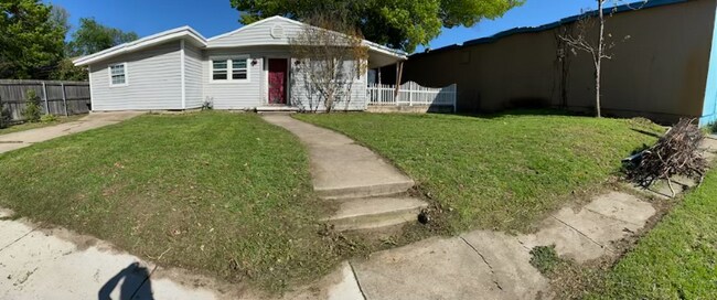 Primary Photo - 513 Camp Dr