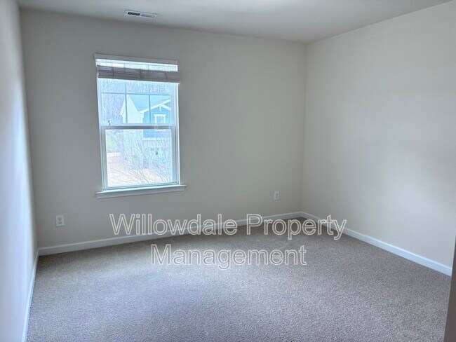 Building Photo - 229 Willow Grove Ln