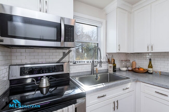 Building Photo - 409 E Hammond St